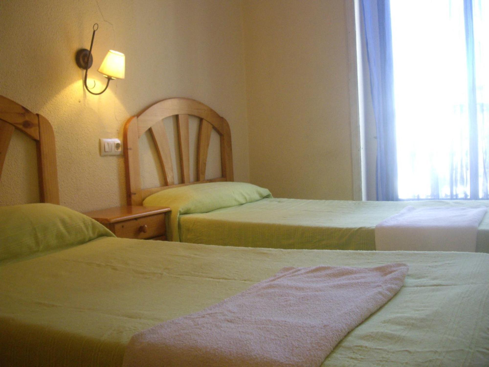 Hostal Pacios Madrid Kültér fotó