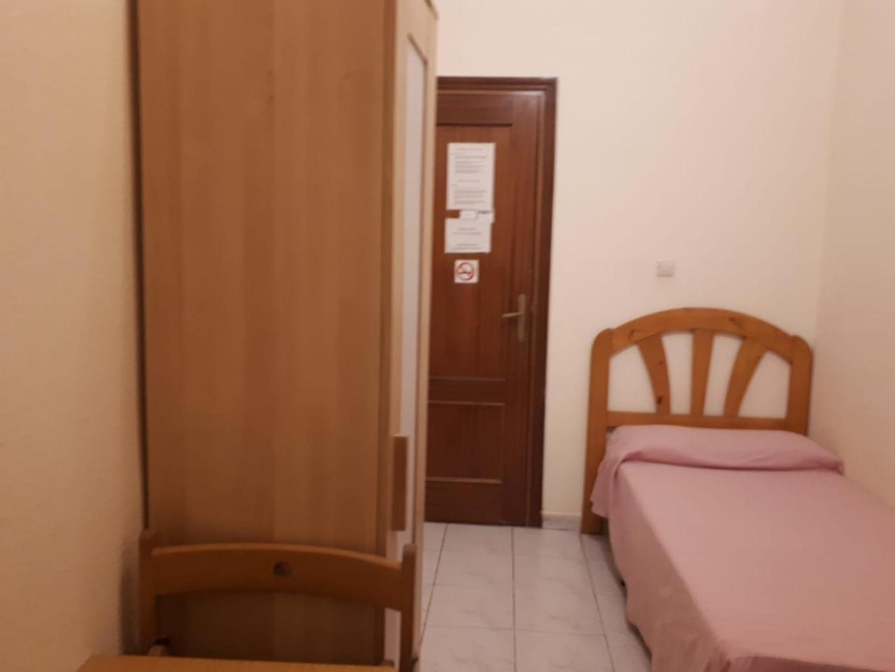 Hostal Pacios Madrid Kültér fotó