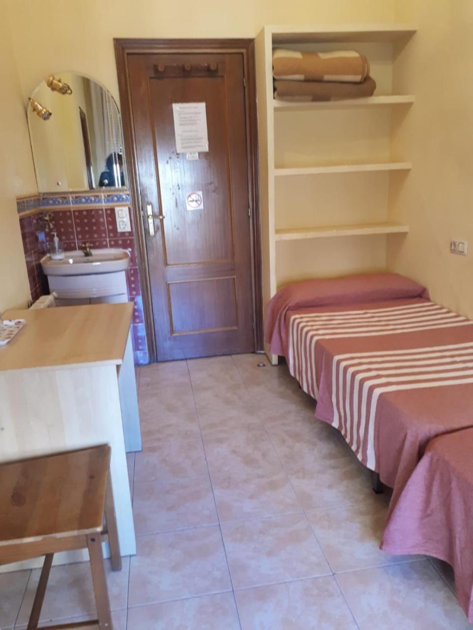 Hostal Pacios Madrid Kültér fotó